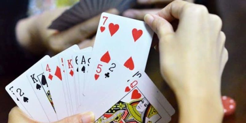 Học mẹo hay mỗi ngày để làm chủ ván bài tiến lên